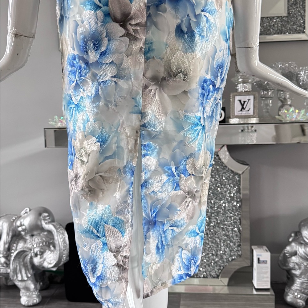 New 🪻Chic Floral Midi Dress in Blue and Cream - Picture 10 of 17